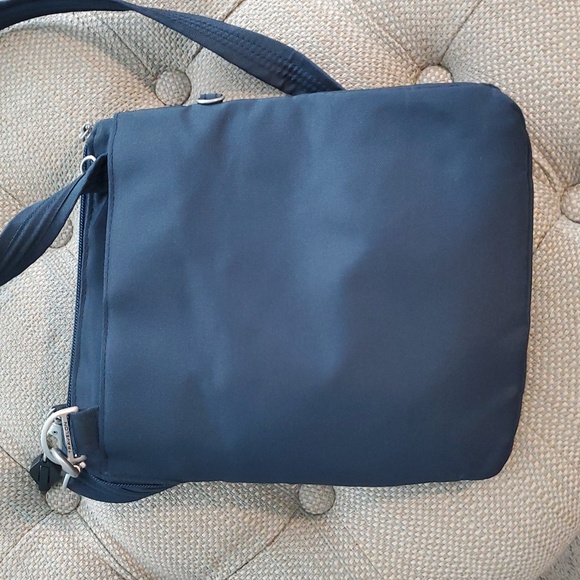 Travelon Anti-Theft Classic Slim Double Zip Crossbody Navy - Picture 9 of 9